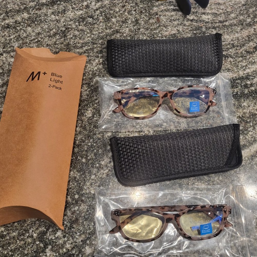 Blue light Reader Glasses 2 Pack with 2 Cases NEW! Joan by M+ +1.25